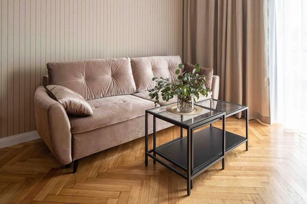 Wyzwolenia Apt , Lazienki Park & Zbawiciela Sq. 2' Warszawa