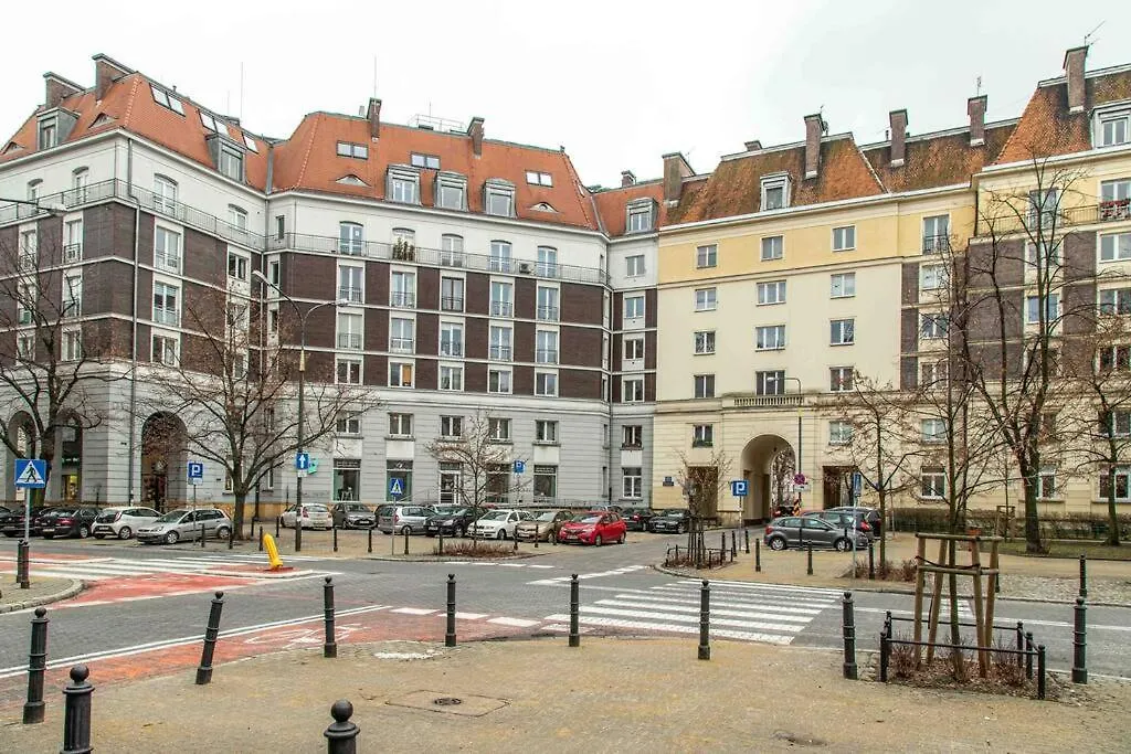 Wyzwolenia Apt , Lazienki Park & Zbawiciela Sq. 2' Warsaw Poland